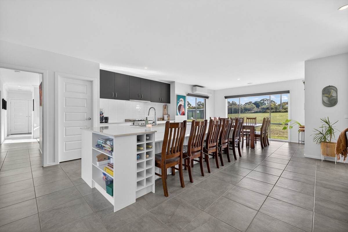 34 Cumming Drive, Longford For Sale by Farmbuy.com - image 5