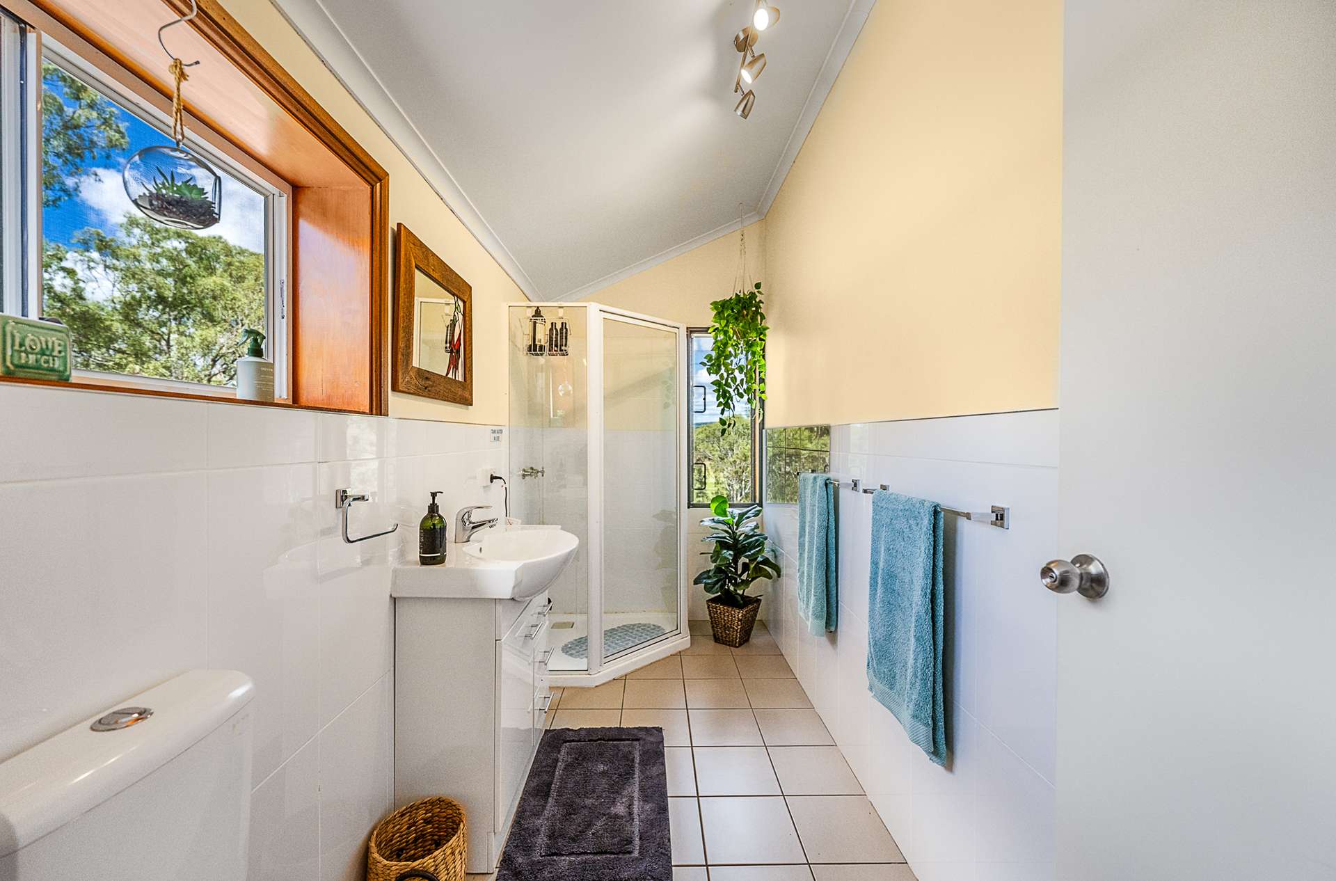 1961A Armidale Road, Coutts Crossing For Sale by Farmbuy.com - image 14