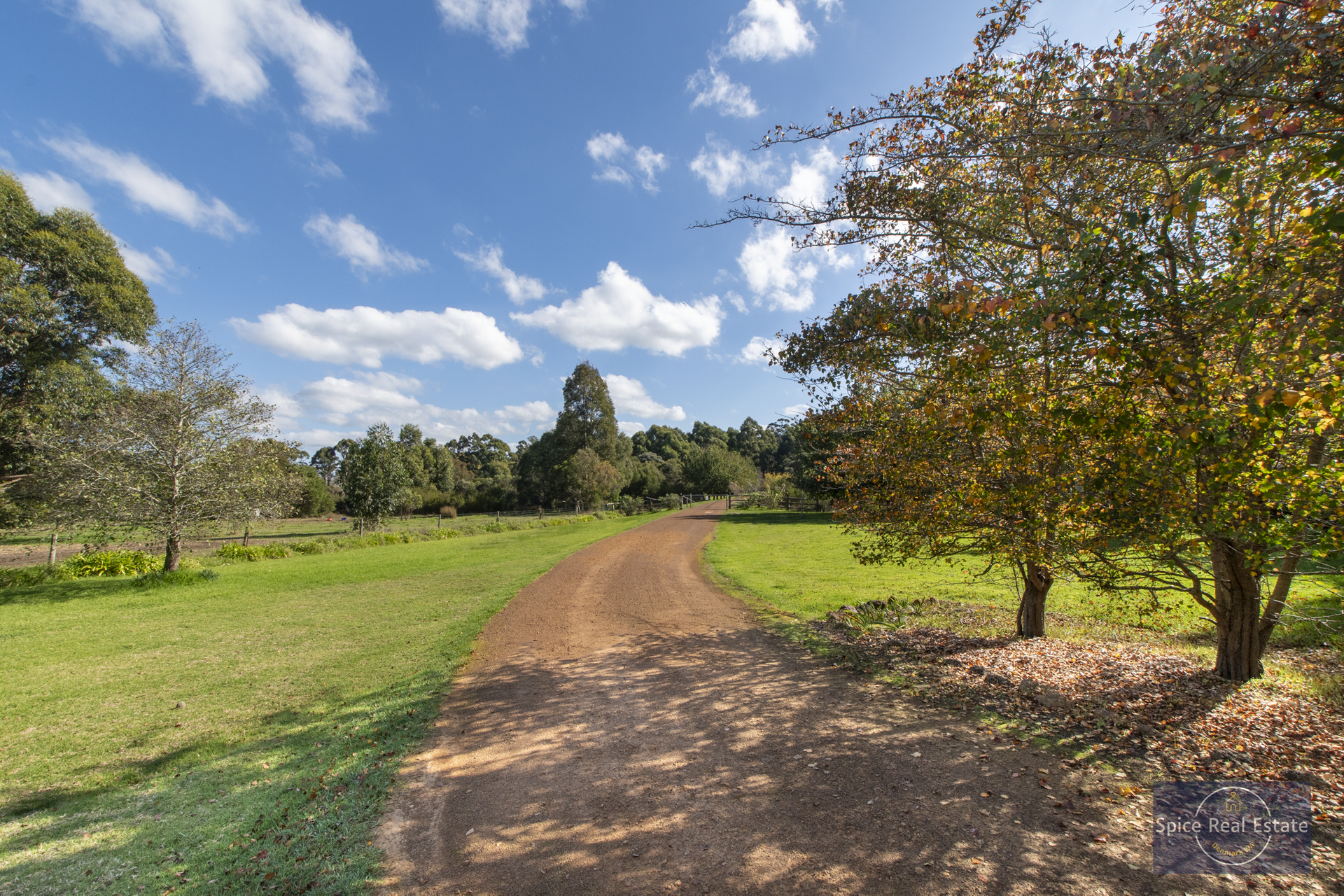 124 Sheoak Drive, Hay For Sale by Farmbuy.com - image 2