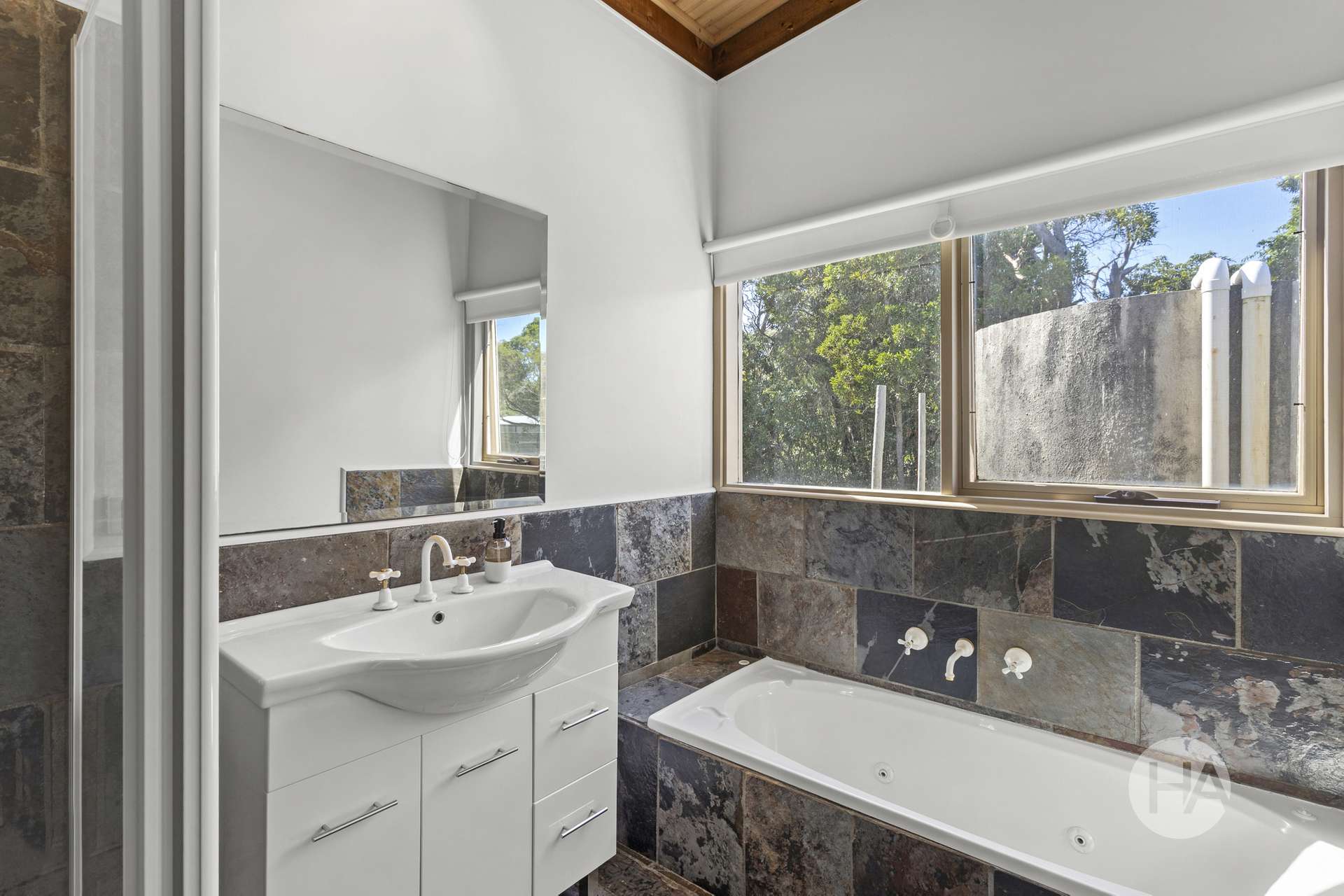 25 Beatty Avenue, Bittern For Sale by Farmbuy.com - image 7