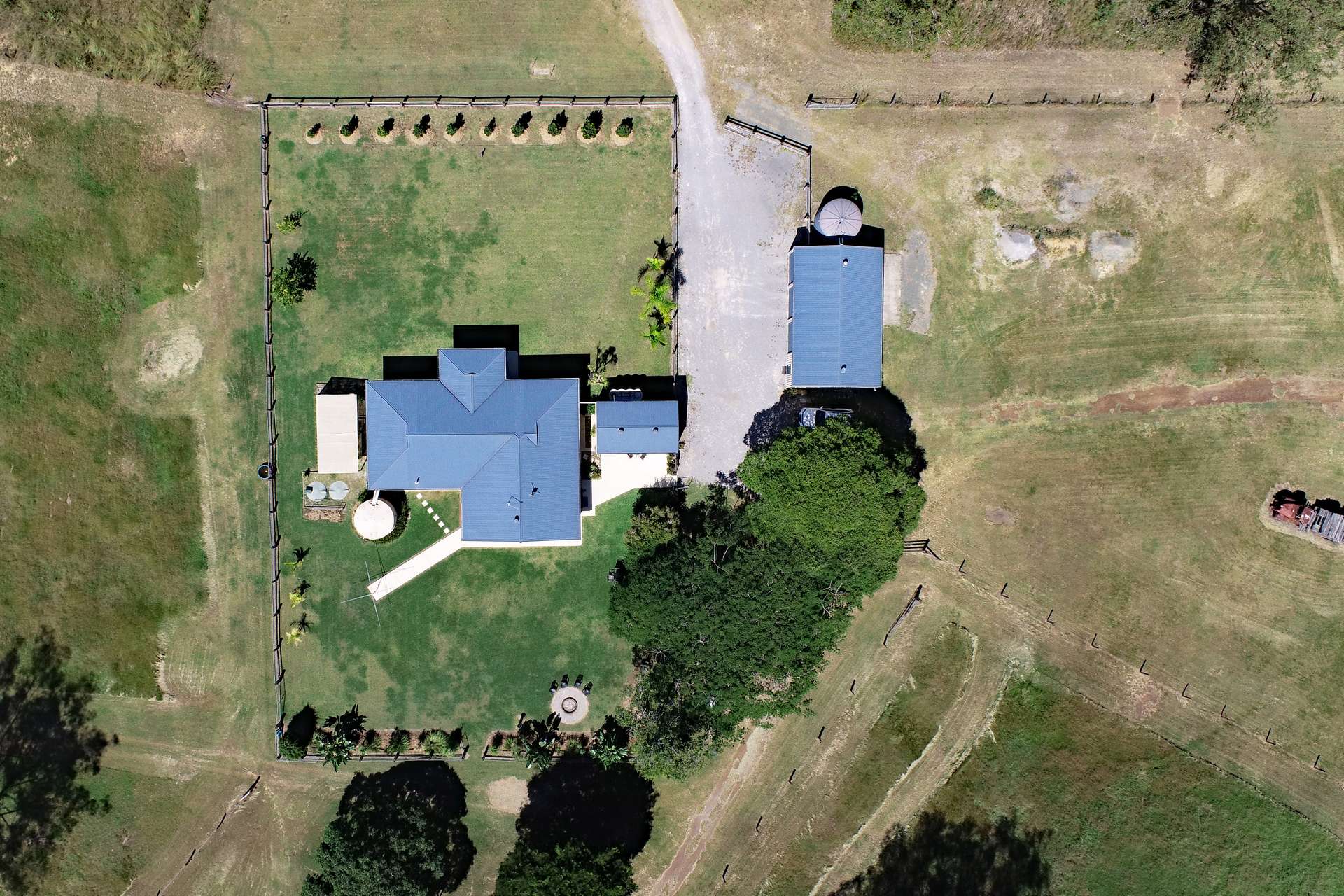 2956 Dawson Highway, Calliope For Sale by Farmbuy.com - image 2