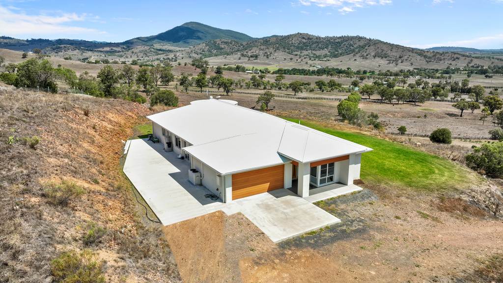 4 Lighthorse Parade, Scone NSW 2337