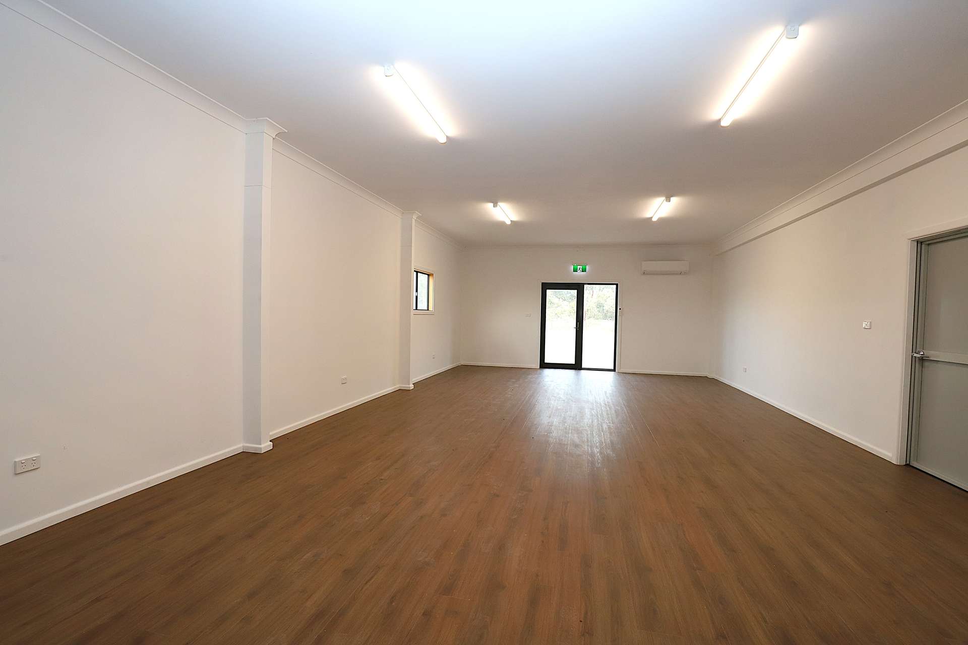 5 Barrett Street, Cootamundra For Sale by Farmbuy.com - image 8