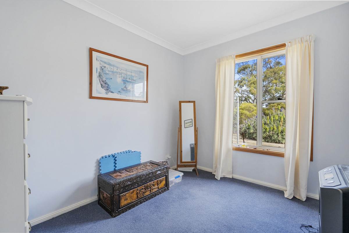 27 Francis Street, Swansea For Sale by Farmbuy.com - image 14