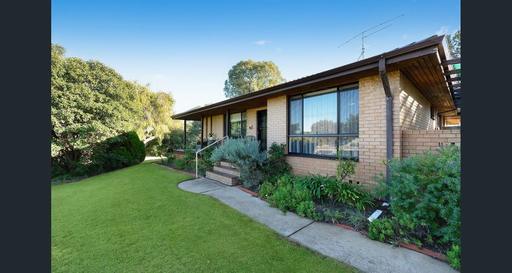 16 CLIFFORDS ROAD, Narrandera NSW 2700