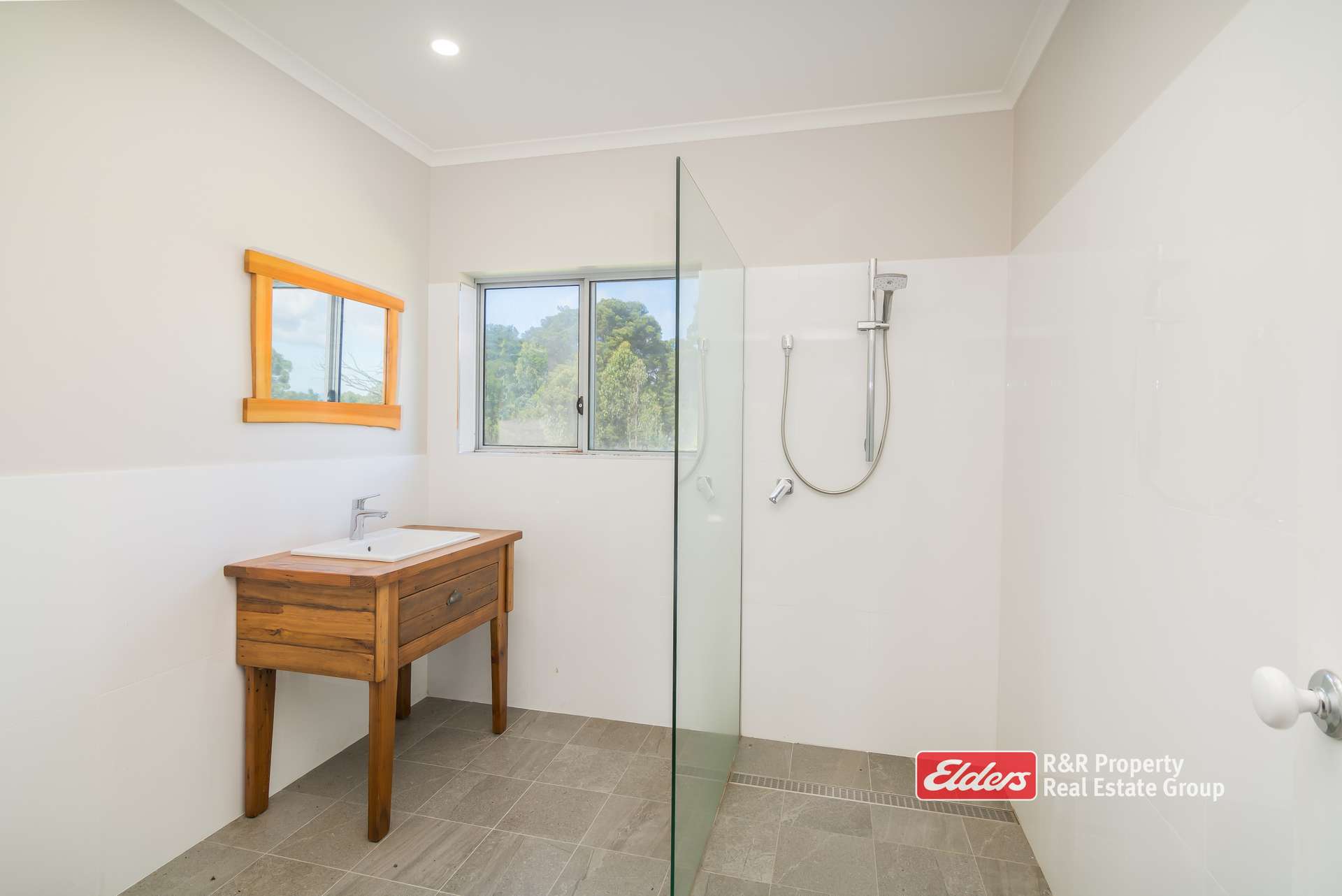 Off Thunderbolts Way, MARES RUN Via, Gloucester For Sale by Farmbuy.com - image 18