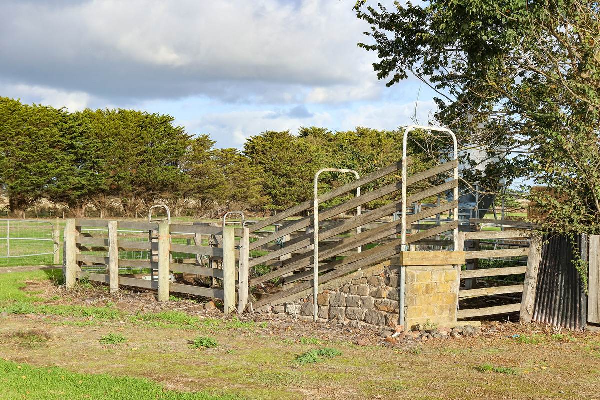59 Gapes Road, Winslow For Sale by Farmbuy.com - image 34