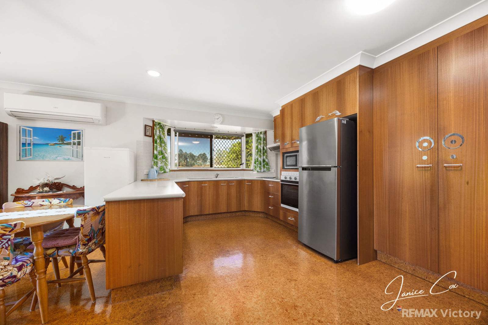 27 Currawong Place, Bellmere For Sale by Farmbuy.com - image 3