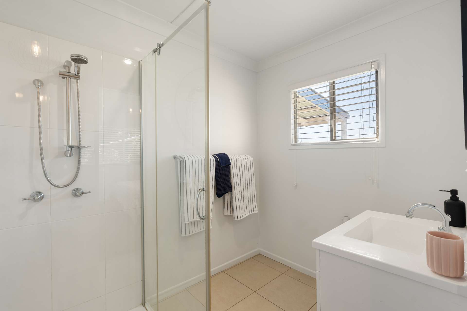 "Springdale" 44 Whittaker Road, Southbrook For Sale by Farmbuy.com - image 30