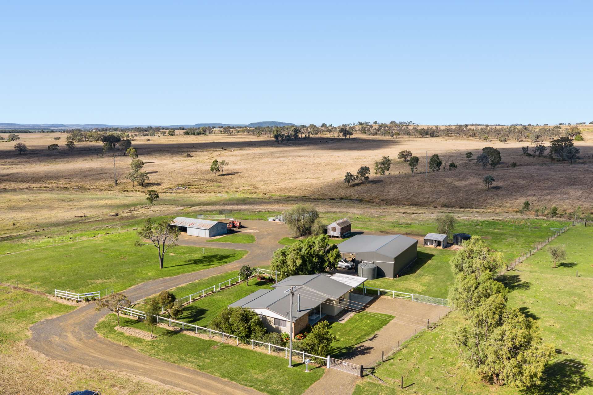 "Springdale" 44 Whittaker Road, Southbrook For Sale by Farmbuy.com - image 1