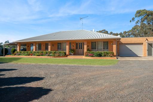 97 McCarthy Drive, Heathcote VIC 3523