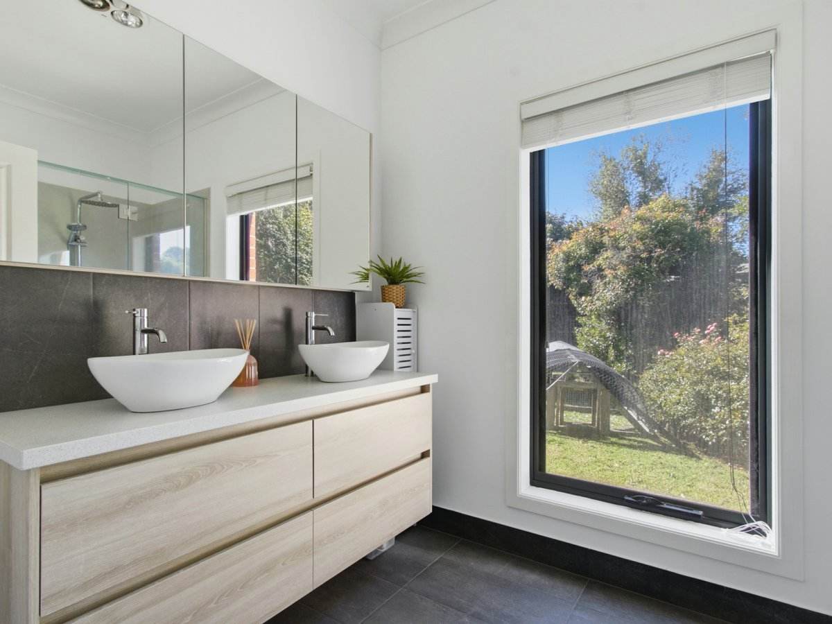 29 Timbarra Drive, Eastwood For Sale by Farmbuy.com - image 11