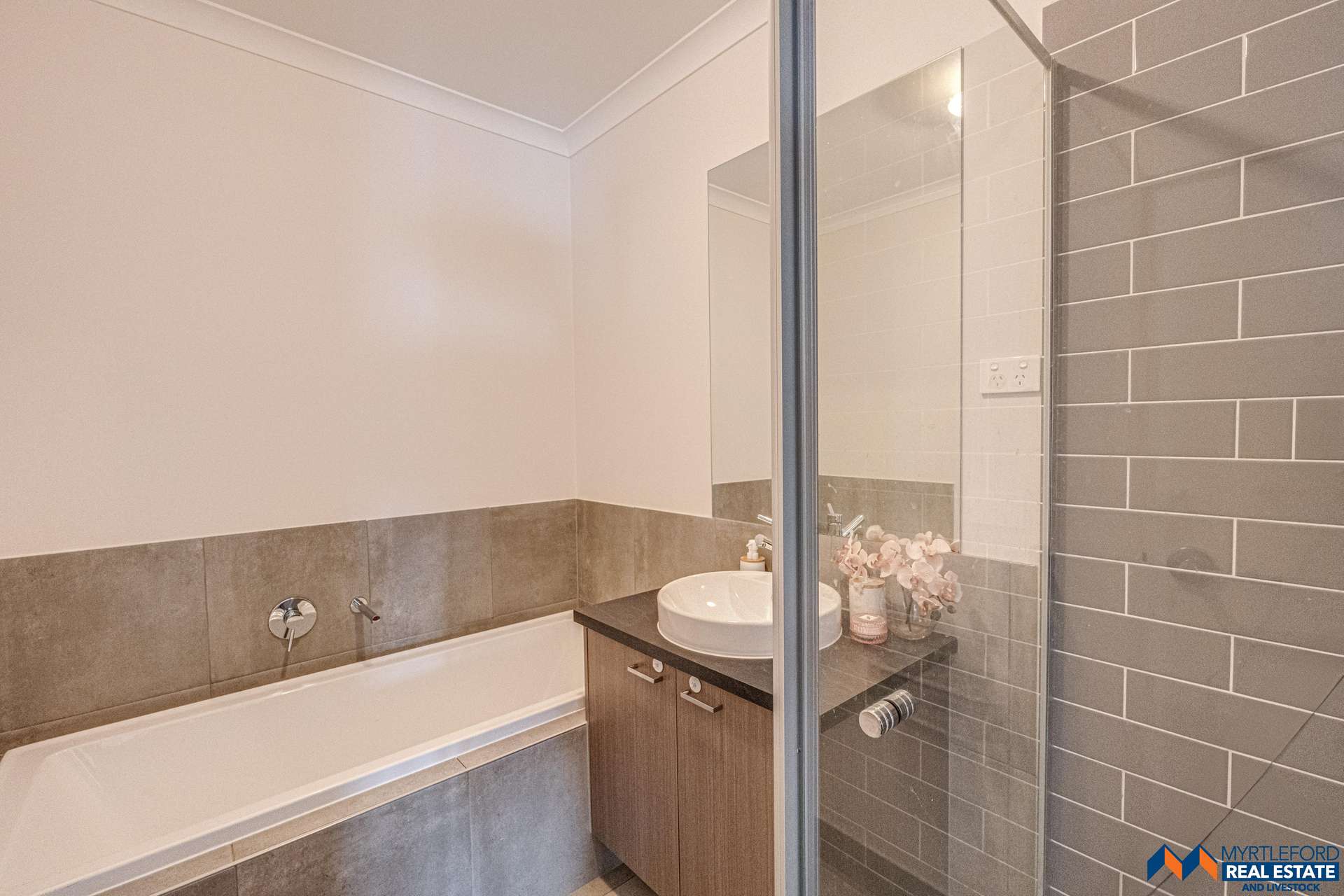 24 Eldorado-Tarrawingee Road, Eldorado For Sale by Farmbuy.com - image 18