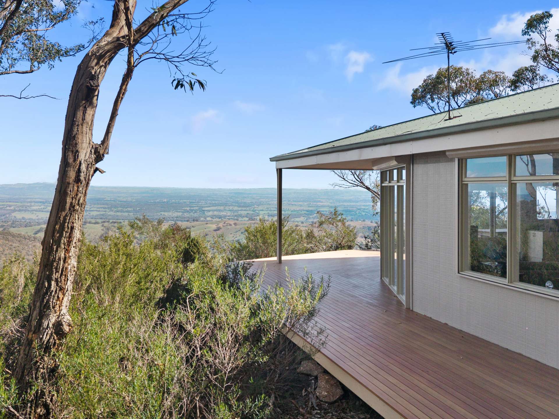 560 Ennis Road, Tallarook For Sale by Farmbuy.com - image 3