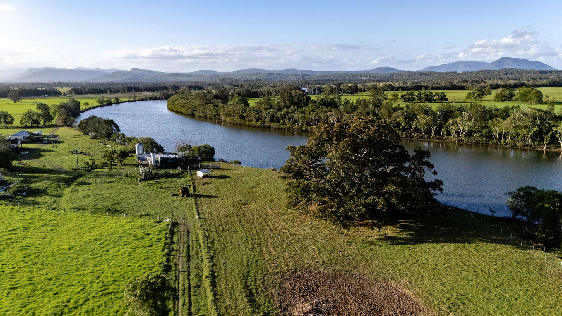 18220 & 18146 Pacific Highway, Jones Island For Sale by Farmbuy.com - image 9