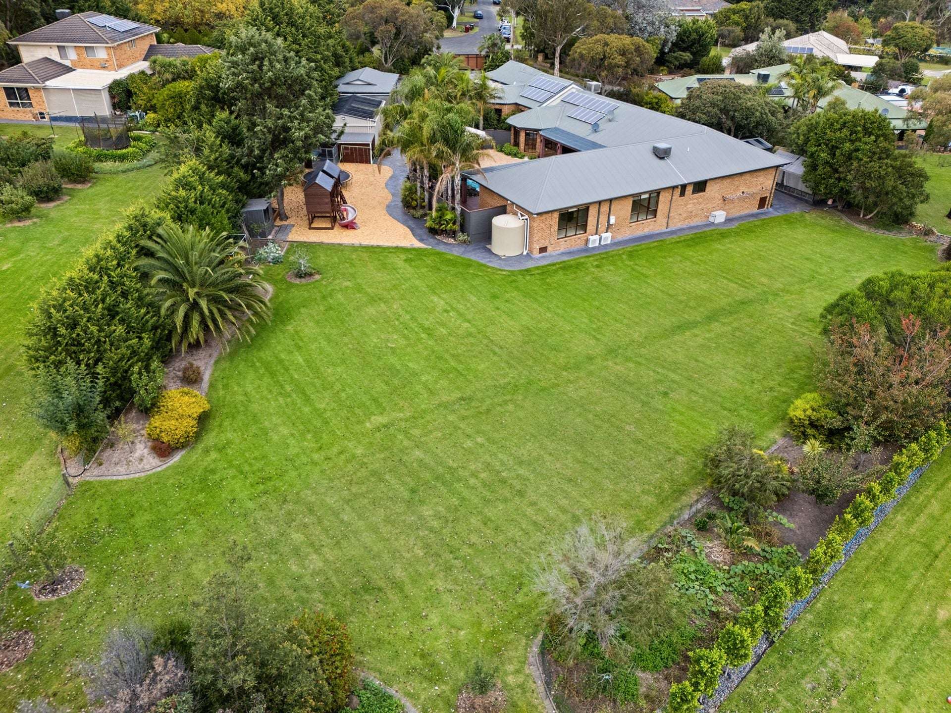 12 Kanaru Court, Narre Warren North For Sale by Farmbuy.com - image 4