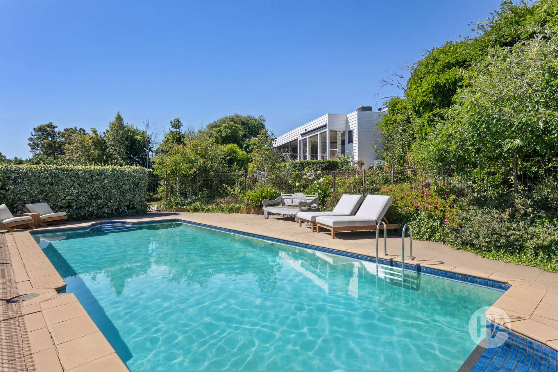 6 Thornton Road, Mount Eliza For Sale by Farmbuy.com - image 11