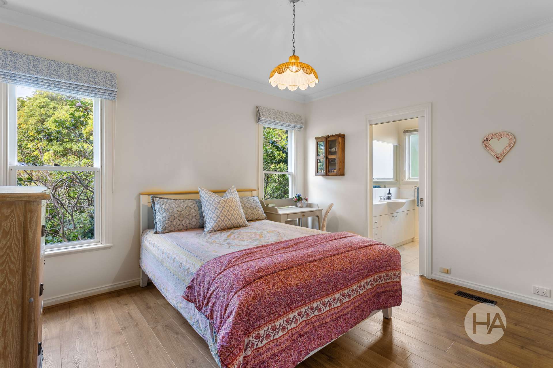 6 Thornton Road, Mount Eliza For Sale by Farmbuy.com - image 10