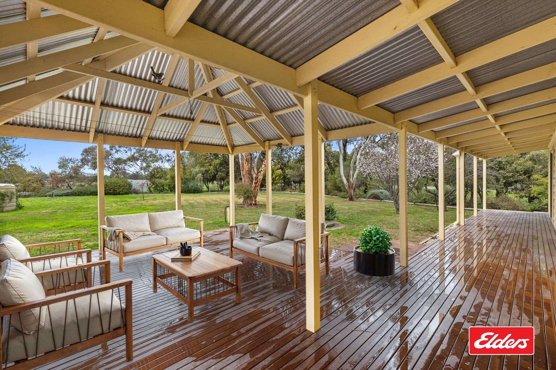 189 Hicks Road, Echuca Village For Sale by Farmbuy.com - image 2