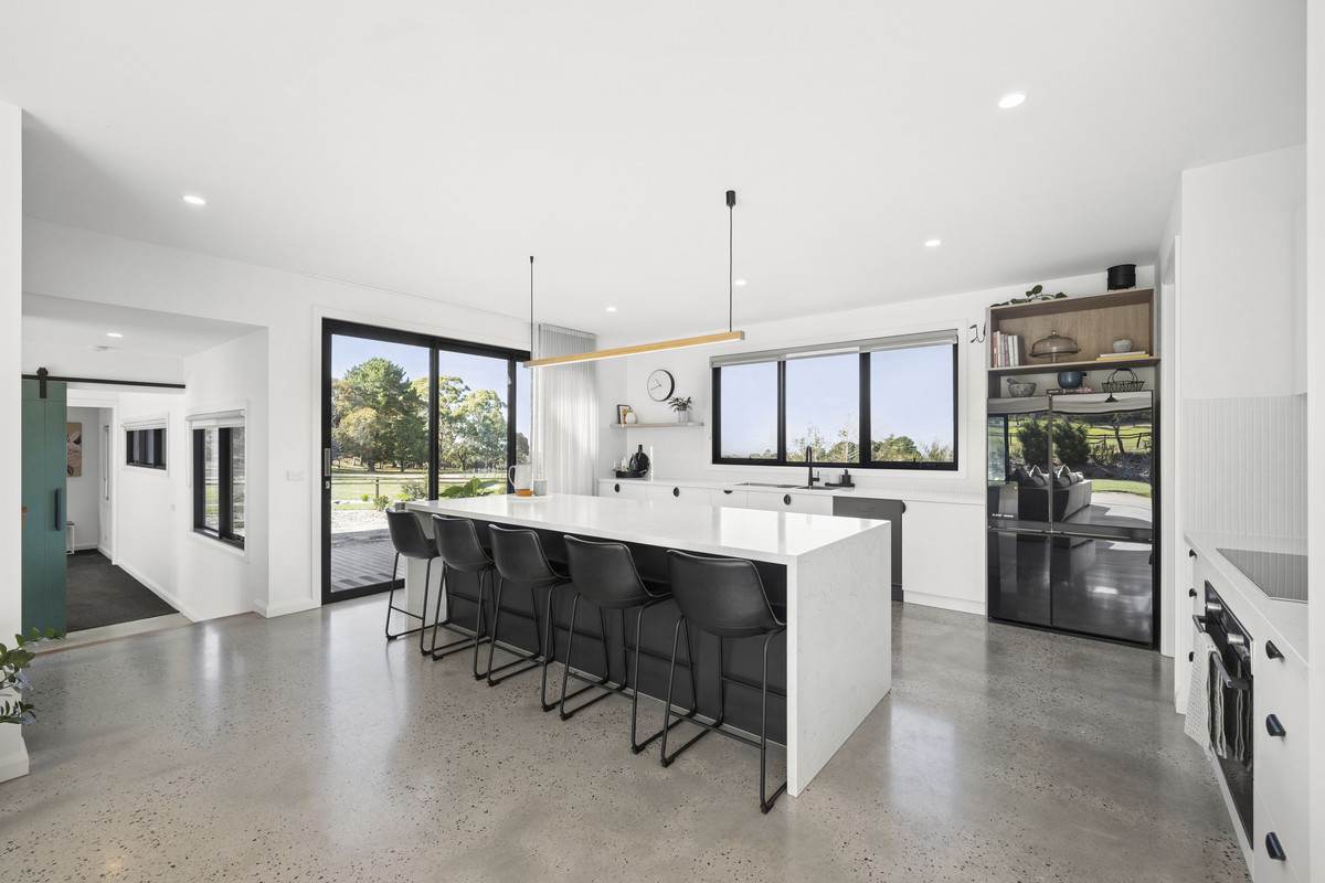 65 Dunne Road, Bullengarook For Sale by Farmbuy.com - image 2