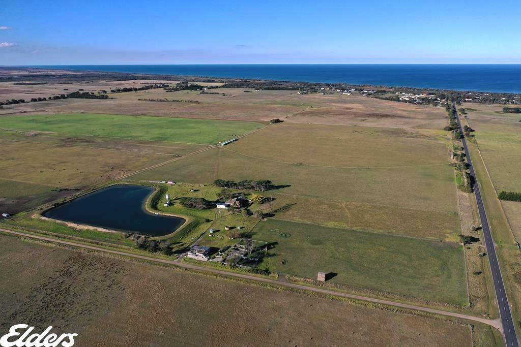 825 Woodside Beach Road, Woodside For Sale by Farmbuy.com - image 5