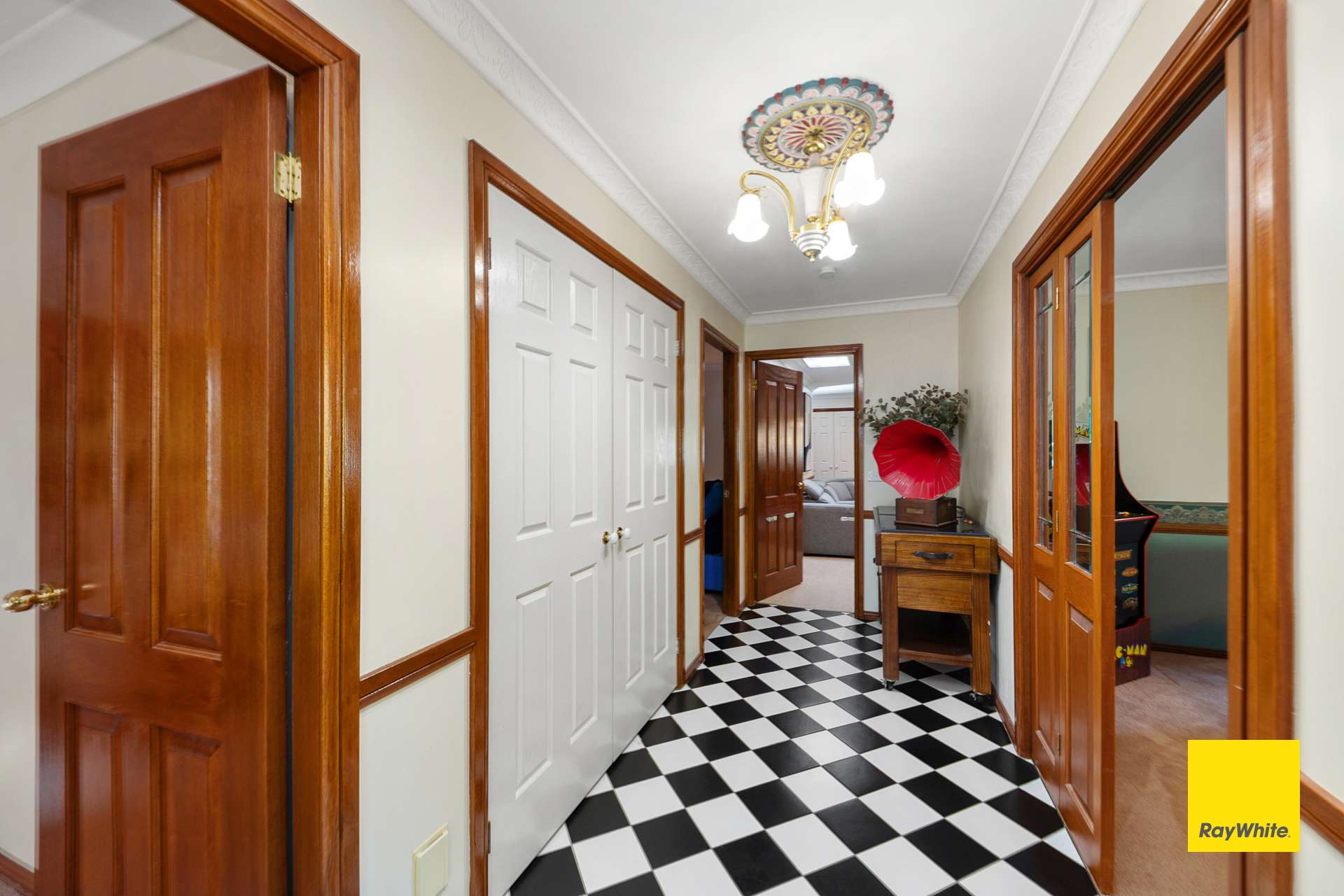 11 Elmslea Drive, Bungendore For Sale by Farmbuy.com - image 7