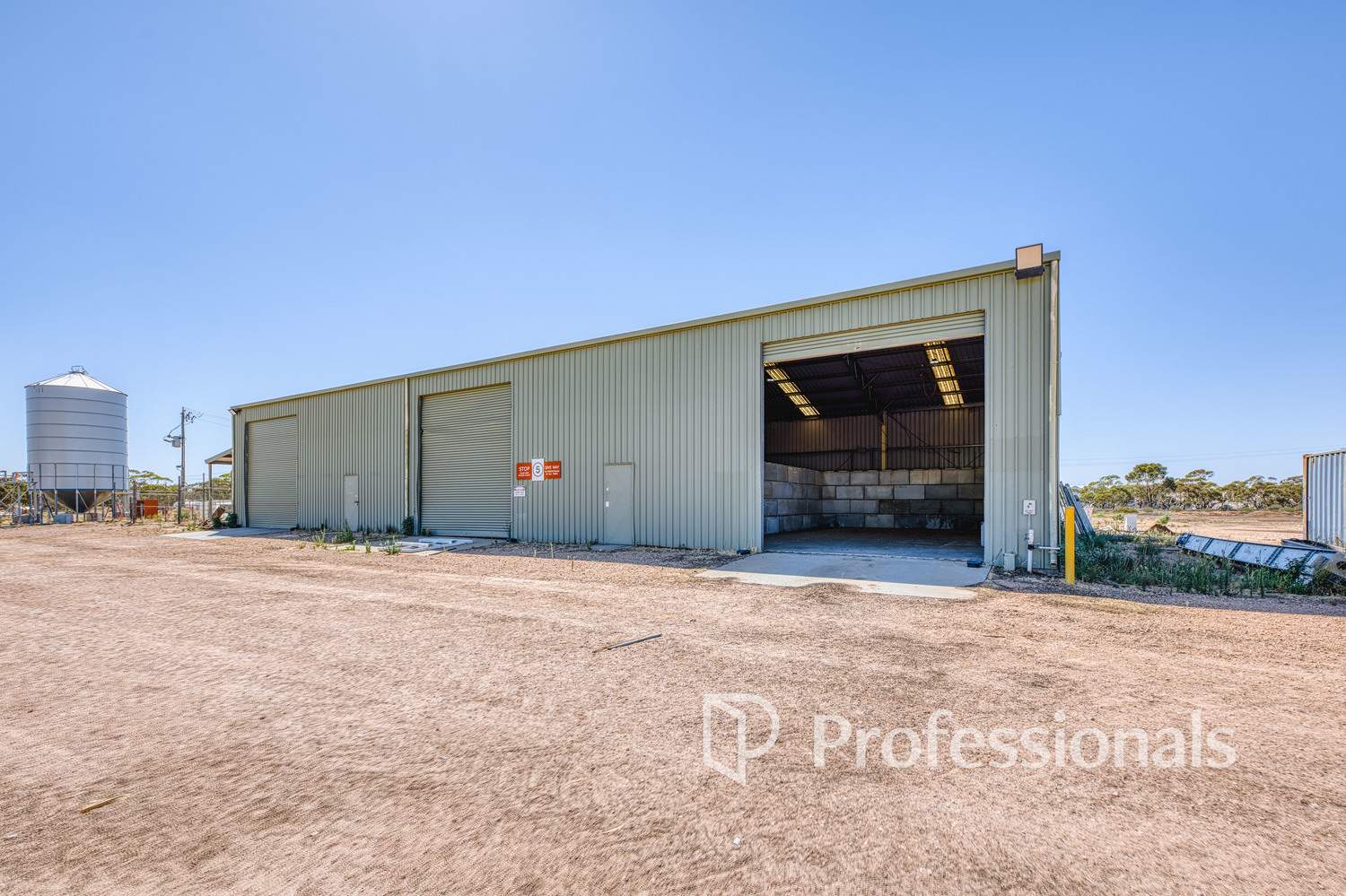 4463 Benetook Avenue, Koorlong For Sale by Farmbuy.com - image 4