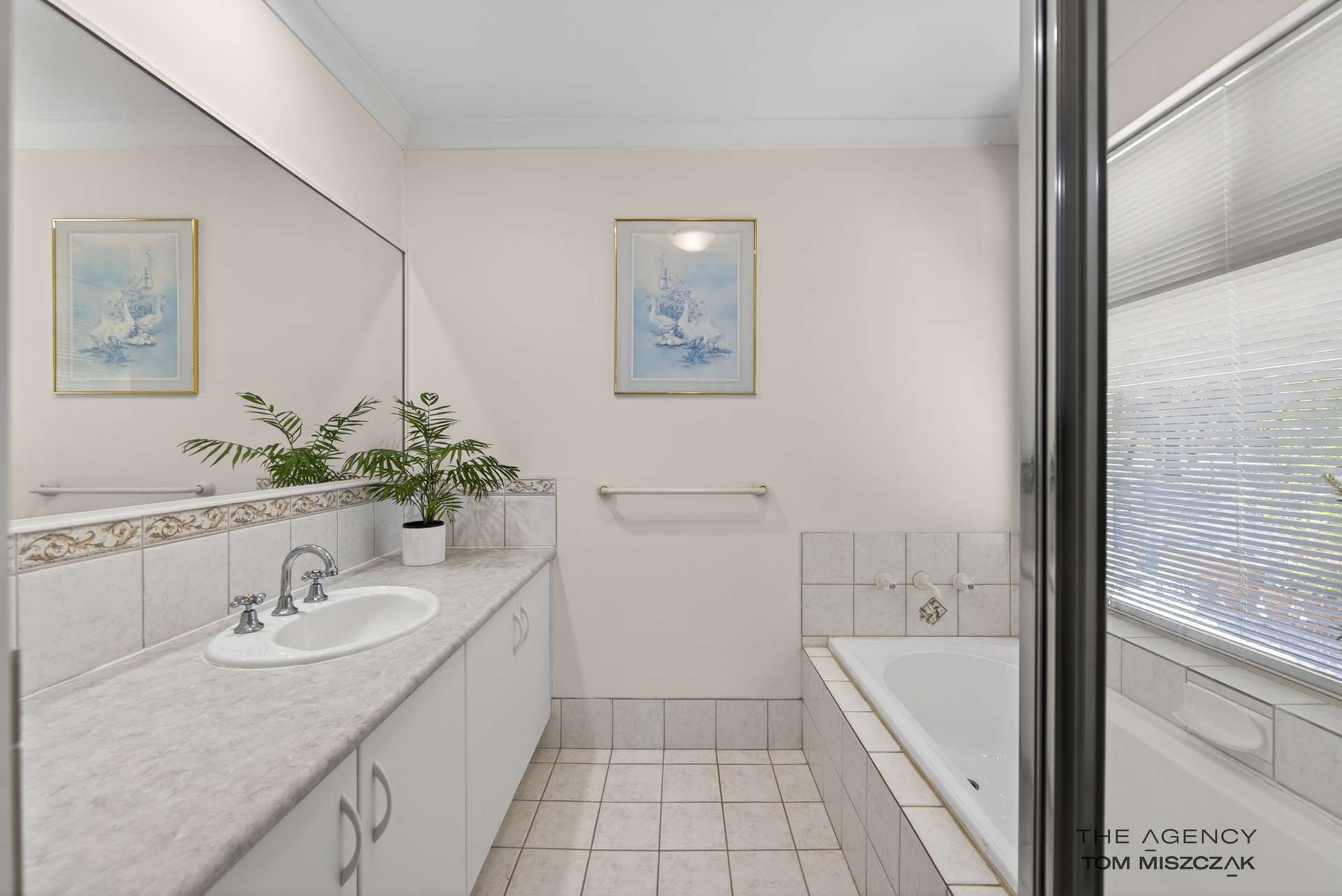 38 Stockmans Close, Oakford For Sale by Farmbuy.com - image 26