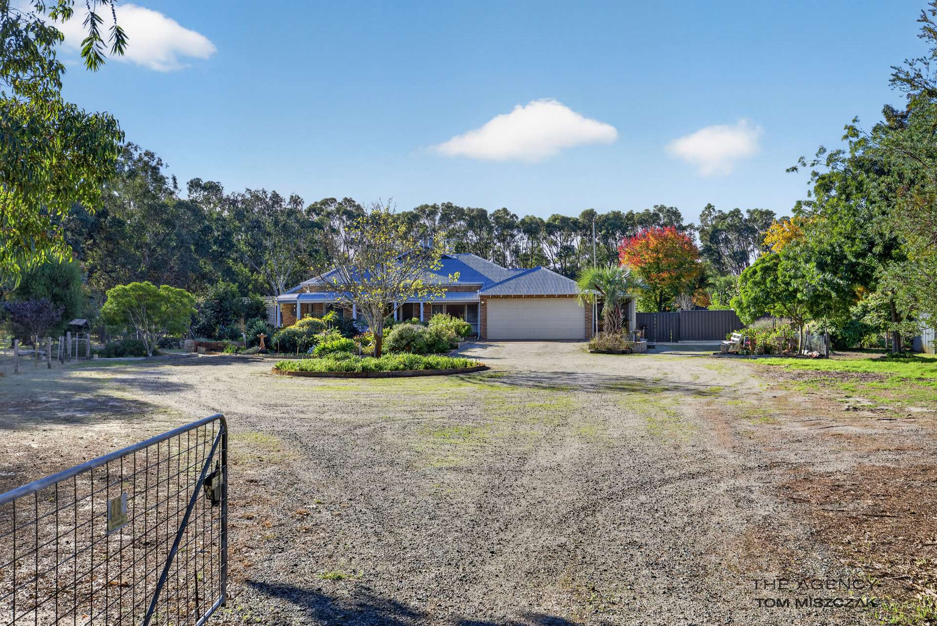 38 Stockmans Close, Oakford For Sale by Farmbuy.com - image 4