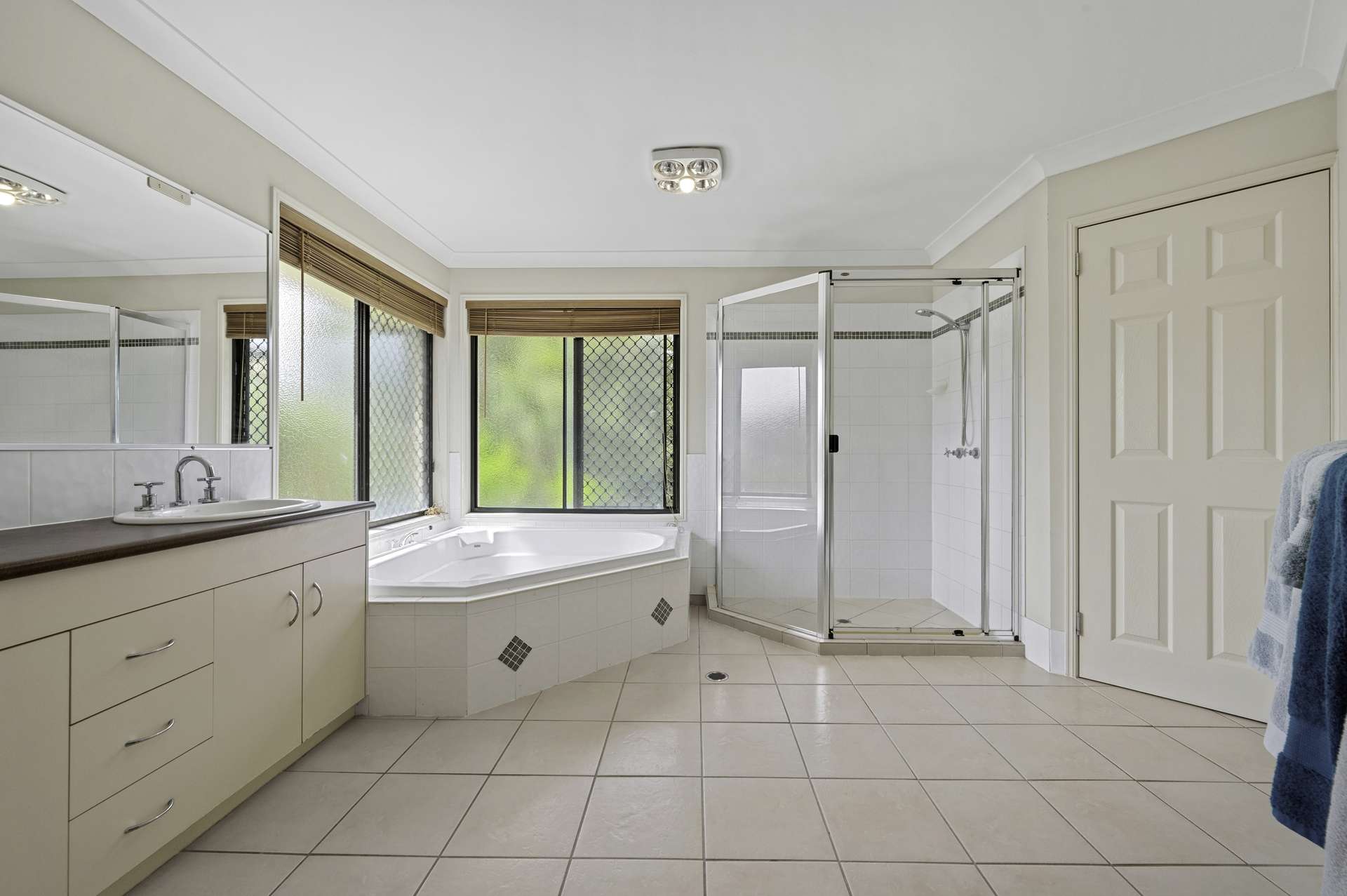 11 Meadowood Close, Highvale For Sale by Farmbuy.com - image 13