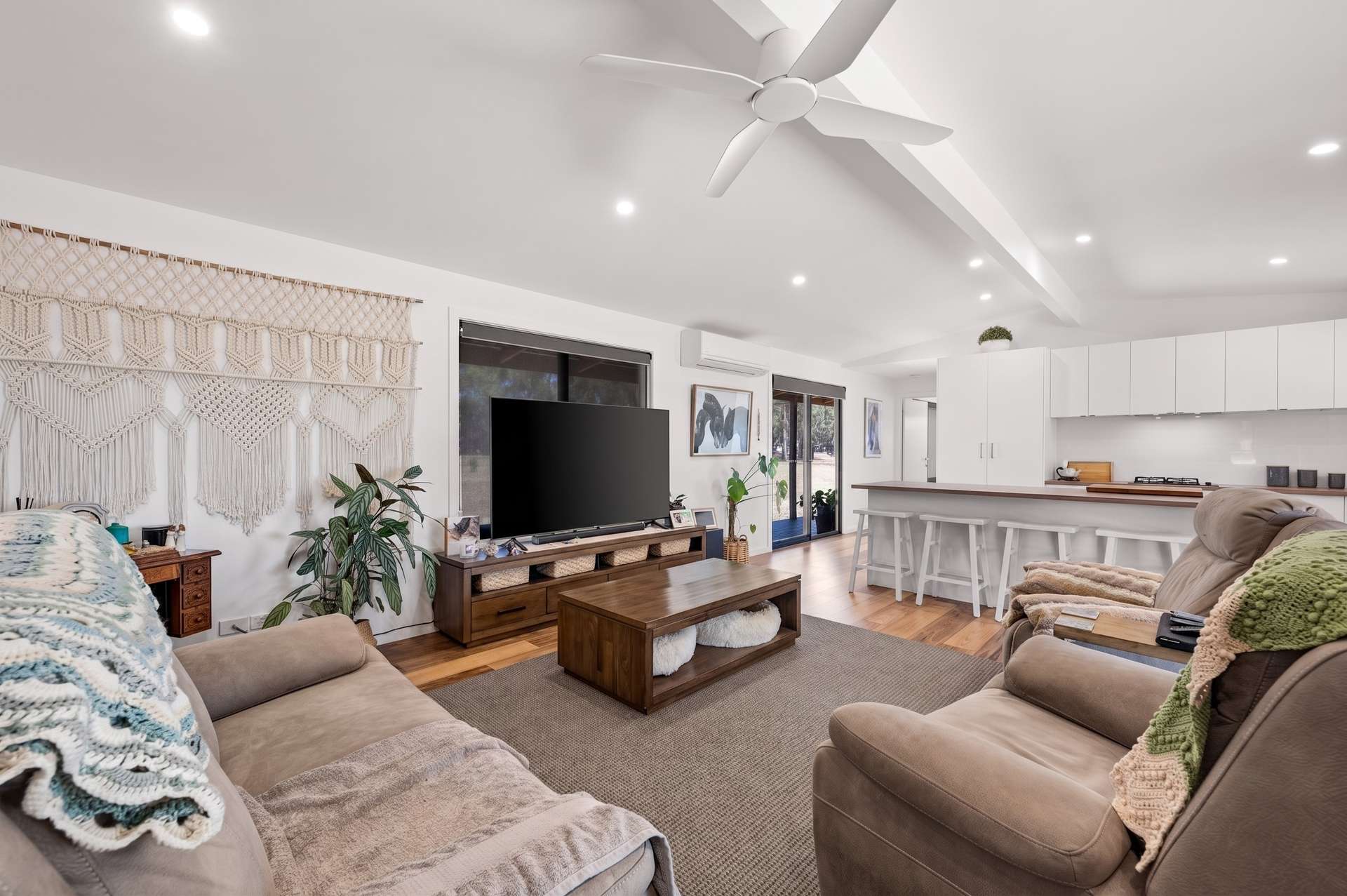 320 High Street, Violet Town For Sale by Farmbuy.com - image 3