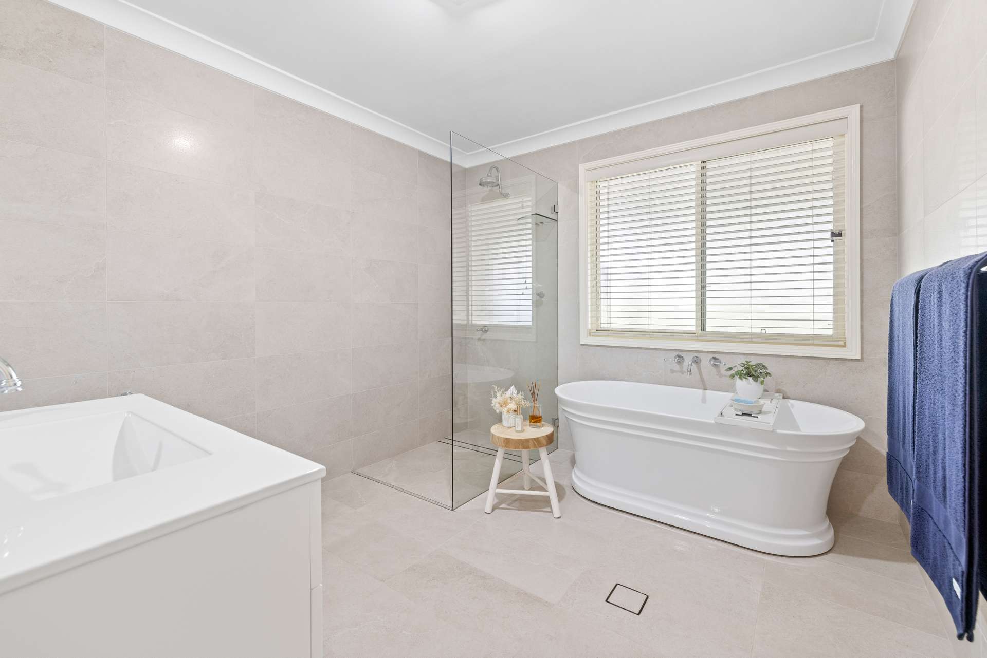 700 Manning Point Road, Oxley Island For Sale by Farmbuy.com - image 7
