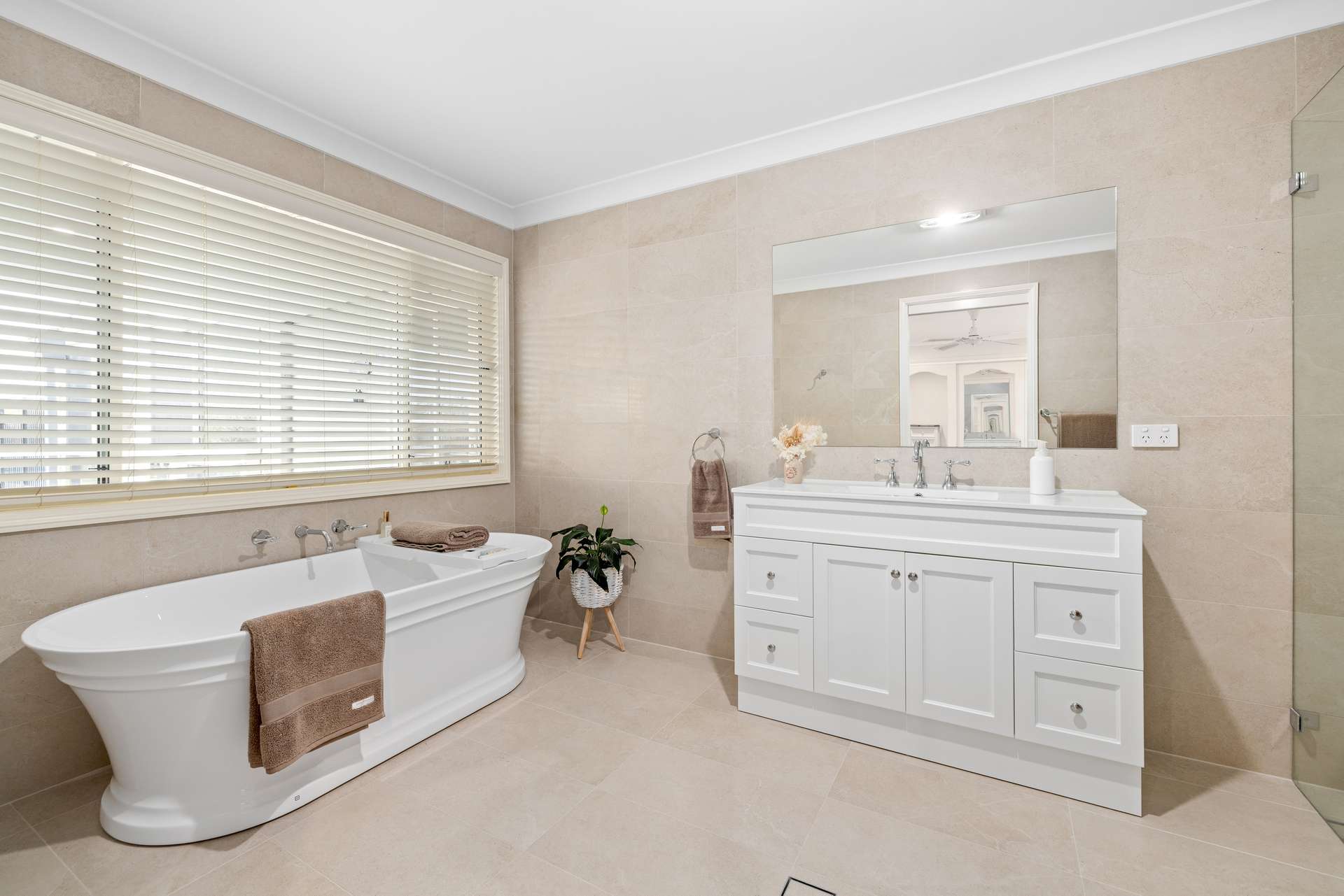 700 Manning Point Road, Oxley Island For Sale by Farmbuy.com - image 14