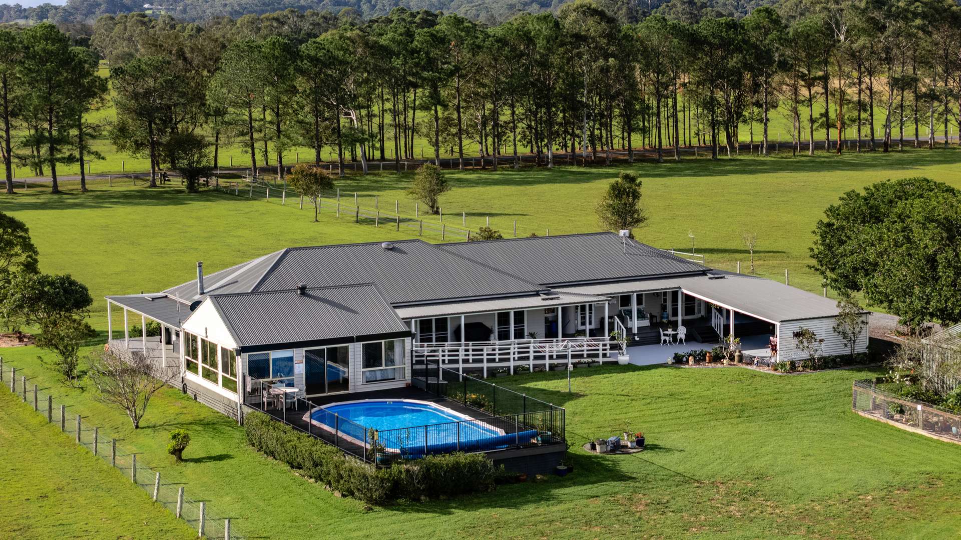 700 Manning Point Road, Oxley Island For Sale by Farmbuy.com - image 4
