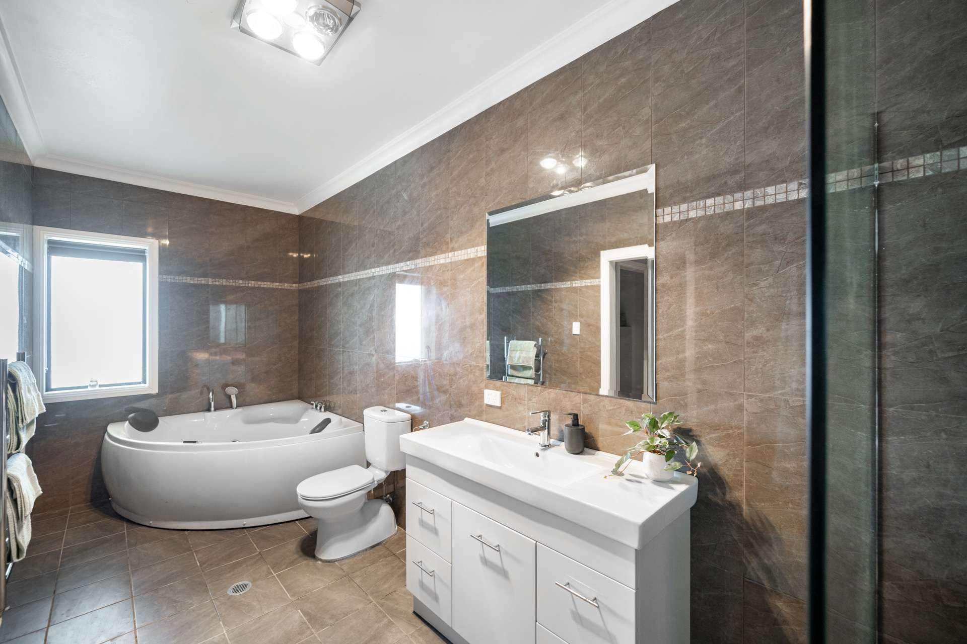 241 Hartwood Avenue, Robin Hill Auction by Farmbuy.com - image 17