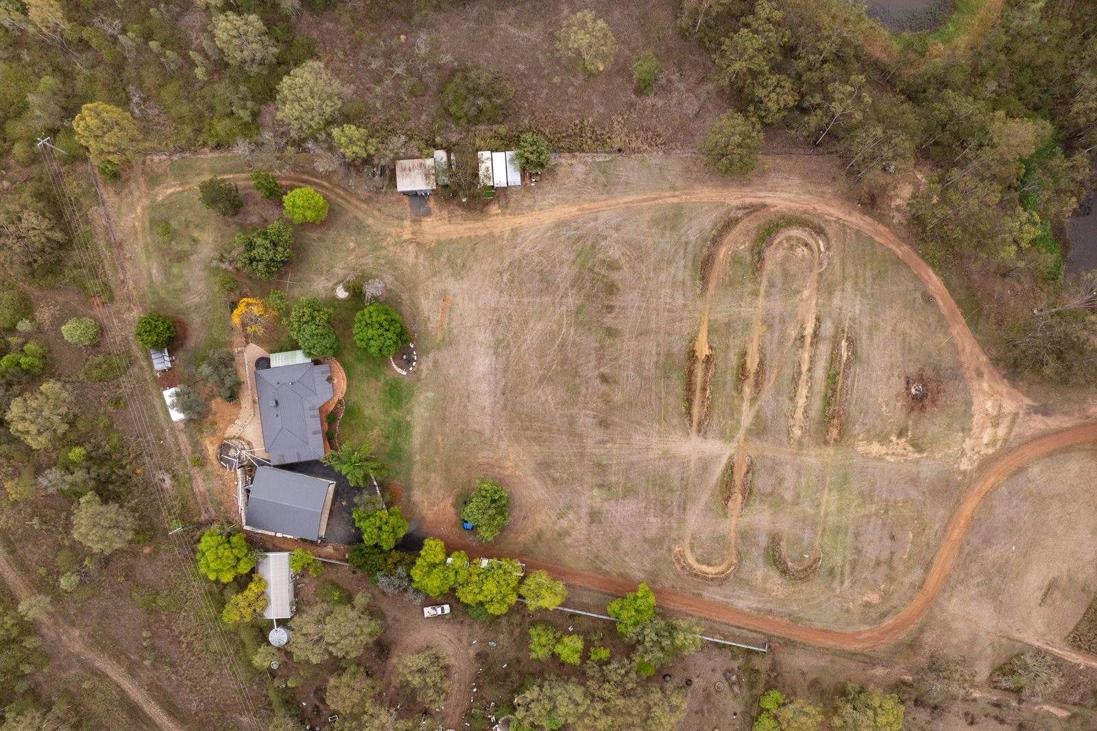 95 Six Mile Creek, Postmans Ridge For Sale by Farmbuy.com - image 2