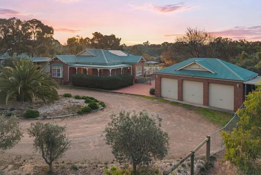 Farm For Sale - VIC - Junortoun - 3551 - Junortoun Equestrian Dream - Stunning Home on 6 Acres 