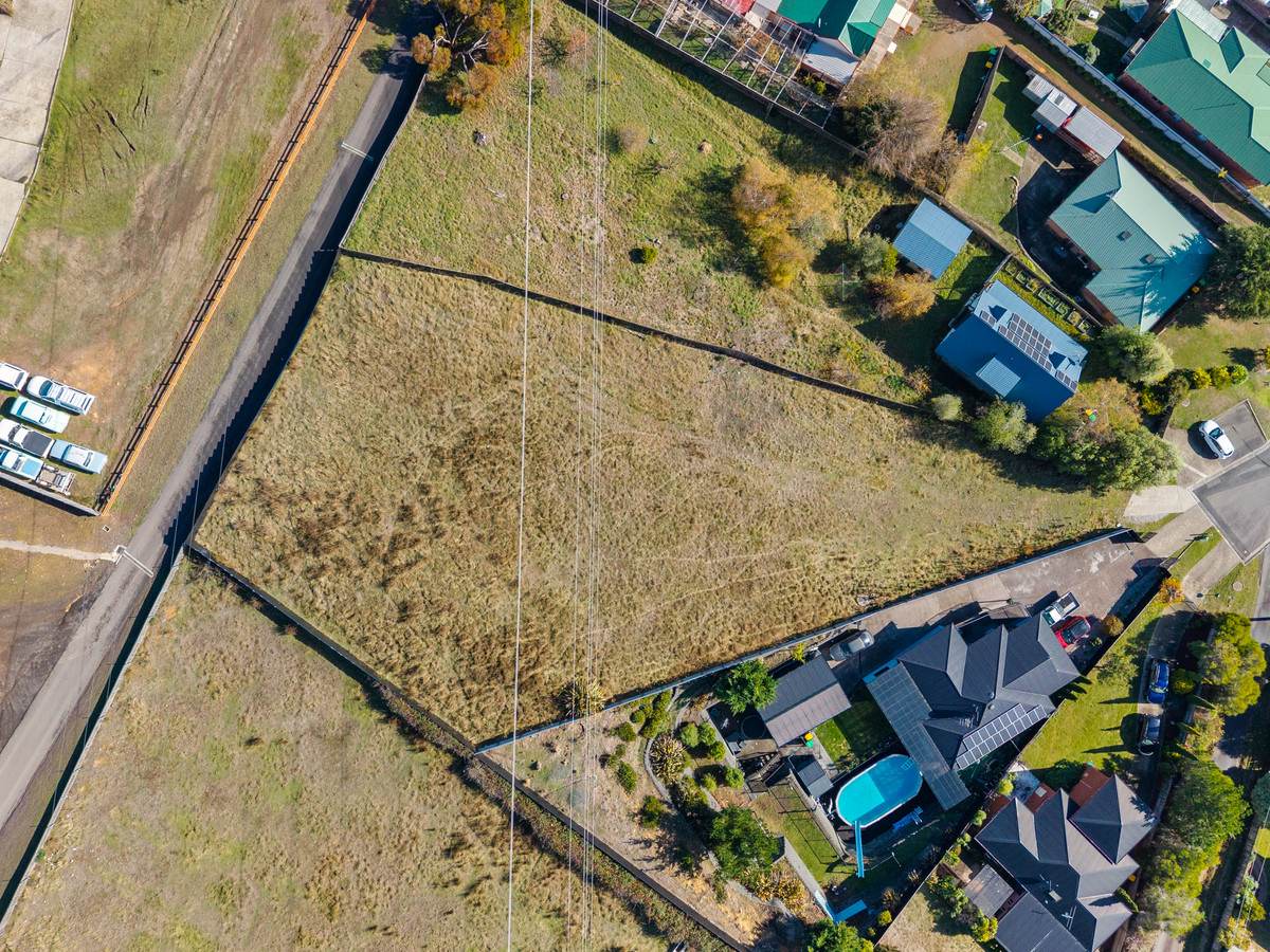 10 Glenwood Road, Glenorchy For Sale by Farmbuy.com - image 14