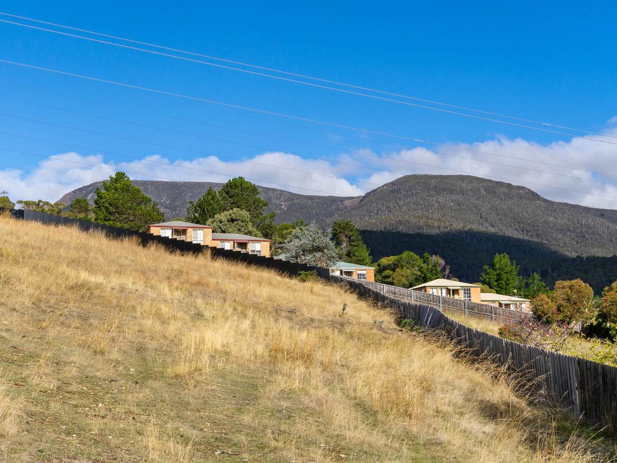 10 Glenwood Road, Glenorchy For Sale by Farmbuy.com - image 4
