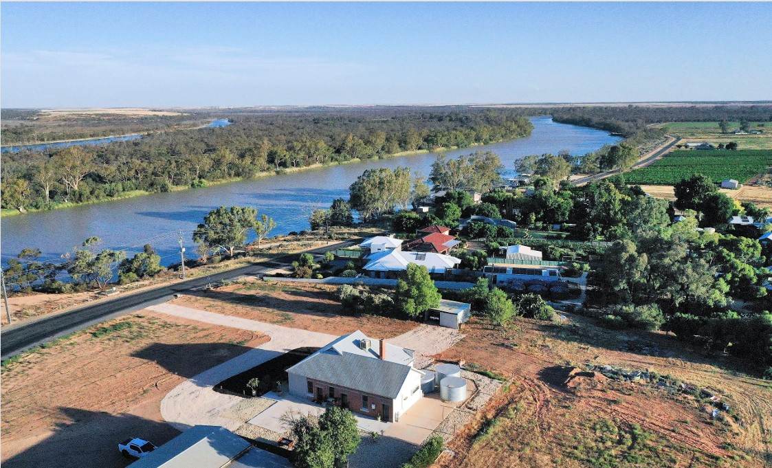 421 Riverview Drive, Berri For Sale by Farmbuy.com - image 2