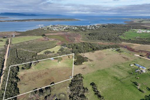 90 Adams Road, Port Welshpool VIC 3965
