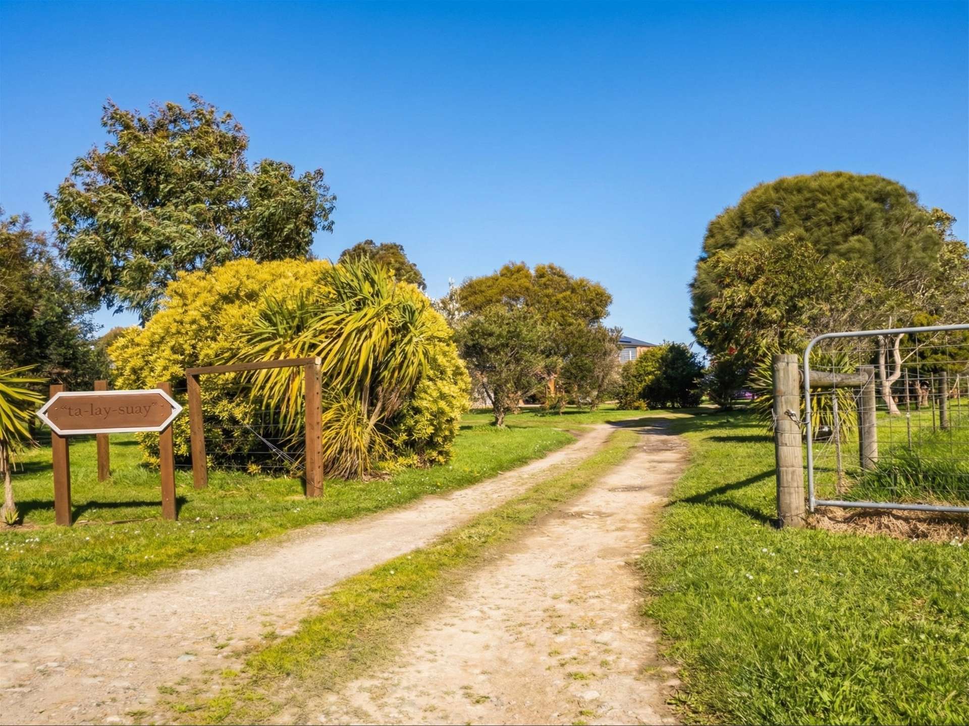 70 Davies Road West, Sandy Point For Sale by Farmbuy.com - image 5