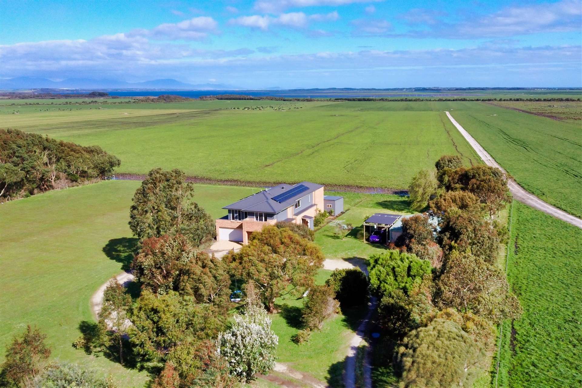 70 Davies Road West, Sandy Point For Sale by Farmbuy.com - image 1