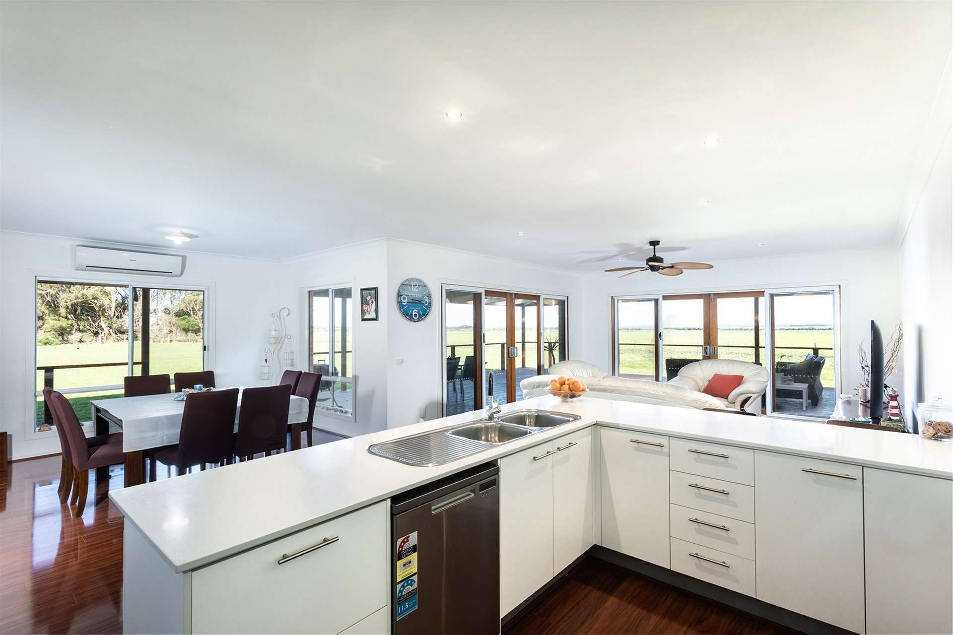 70 Davies Road West, Sandy Point For Sale by Farmbuy.com - image 6
