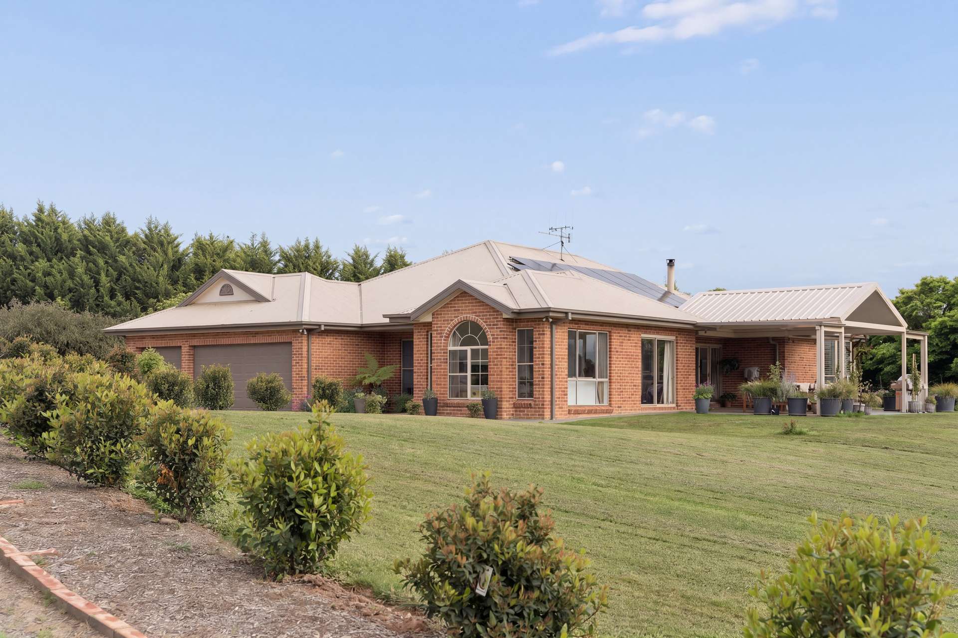 'The Finches', 7 Galloway Place, Murrumbateman Auction by Farmbuy.com - image 1