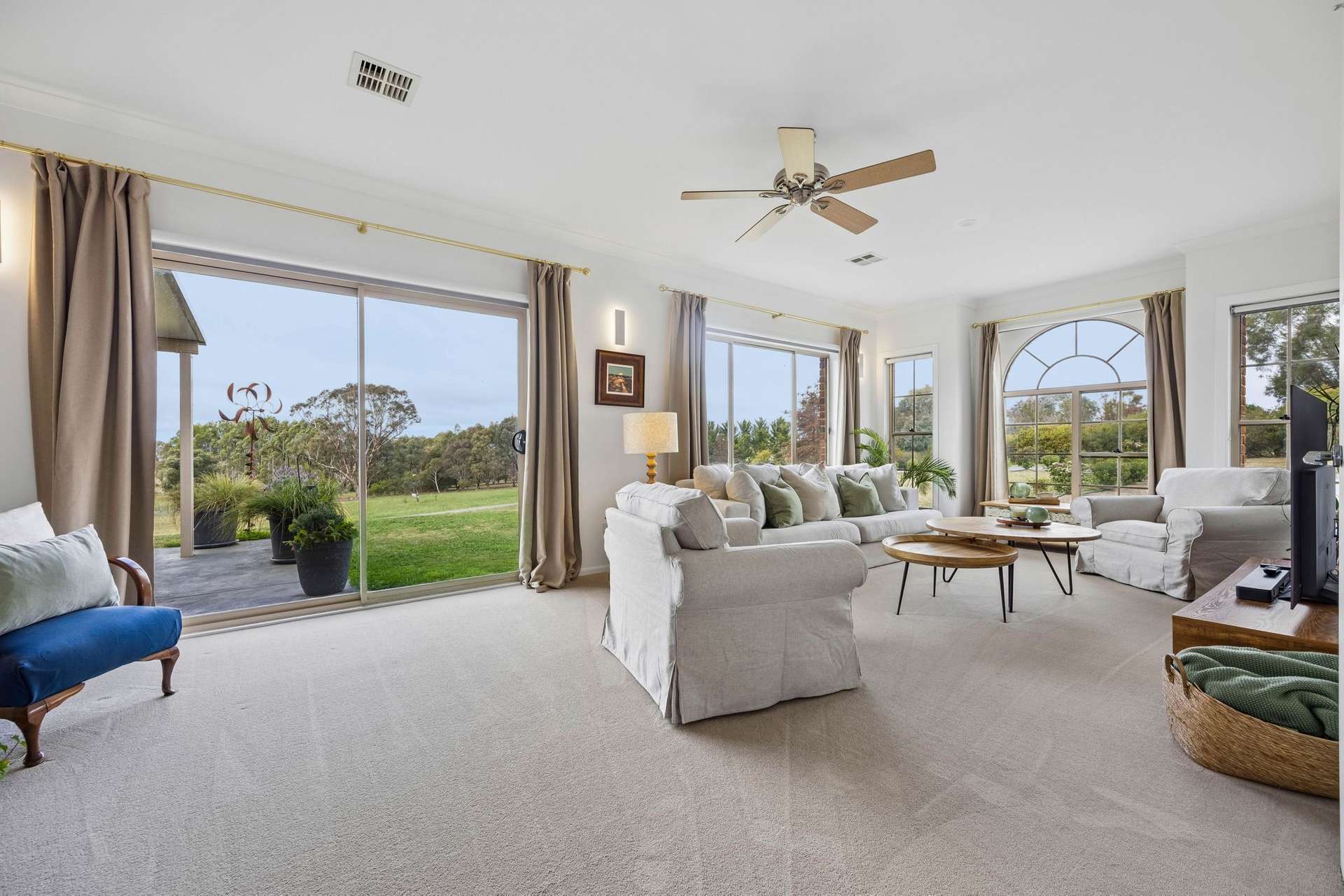 'The Finches', 7 Galloway Place, Murrumbateman For Sale by Farmbuy.com - image 6