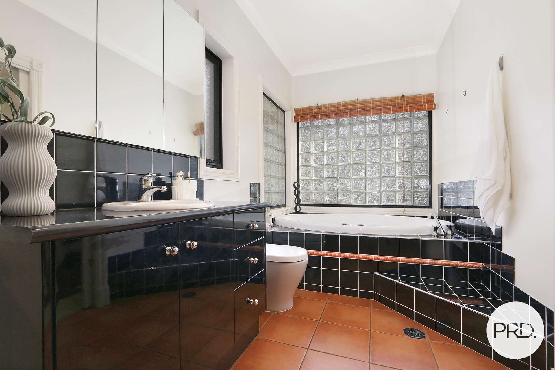 2 Finlay Road, Thurgoona For Sale by Farmbuy.com - image 9