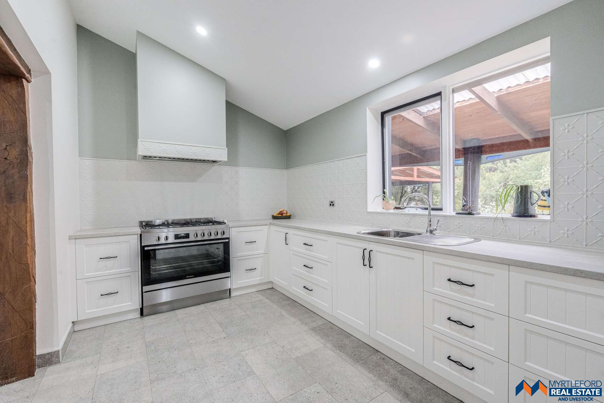 7 Panorama Drive, Myrtleford For Sale by Farmbuy.com - image 10