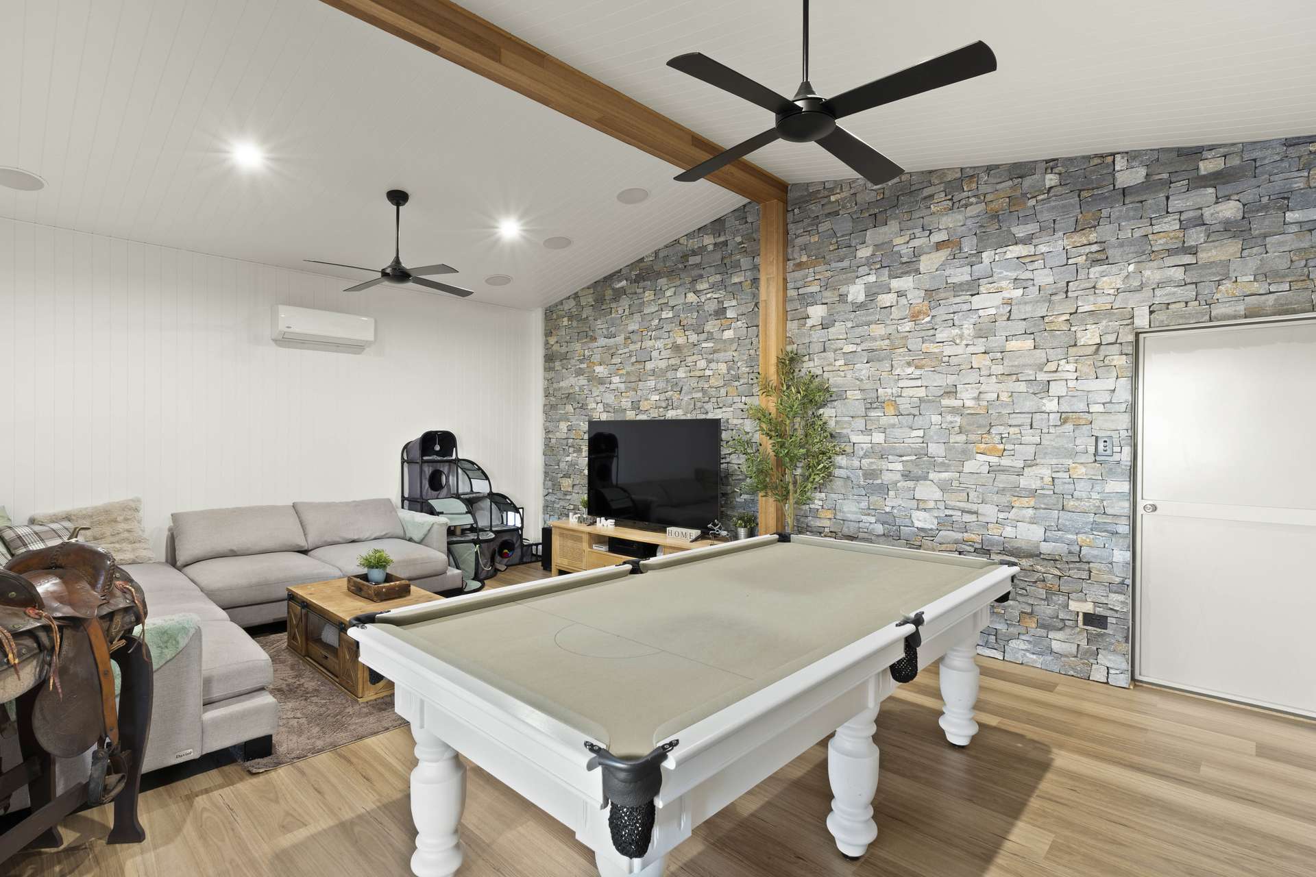 714 Cowalla Road (Wanerie), Gingin For Sale by Farmbuy.com - image 13