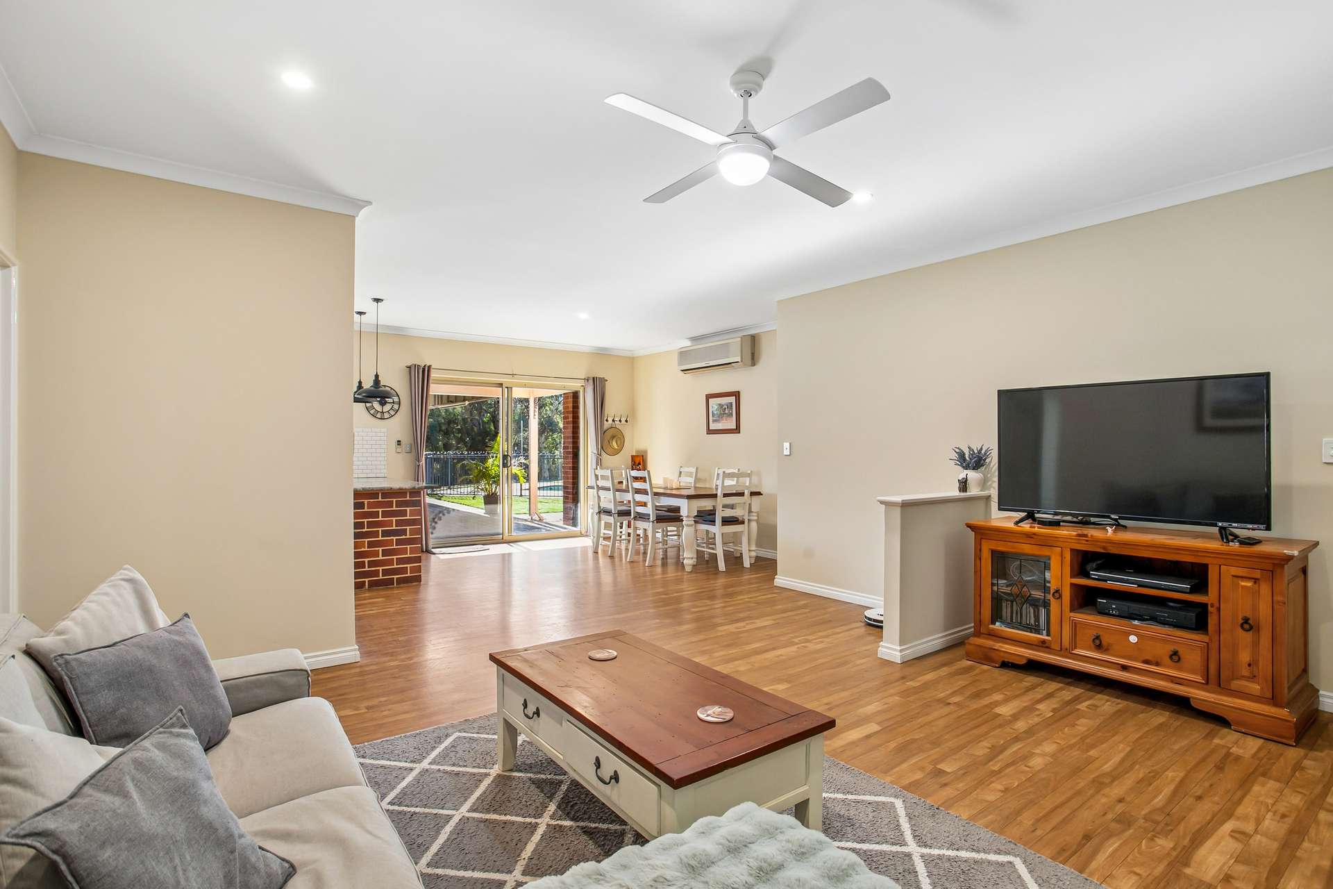 460 Fyfe Street, Helena Valley For Sale by Farmbuy.com - image 5
